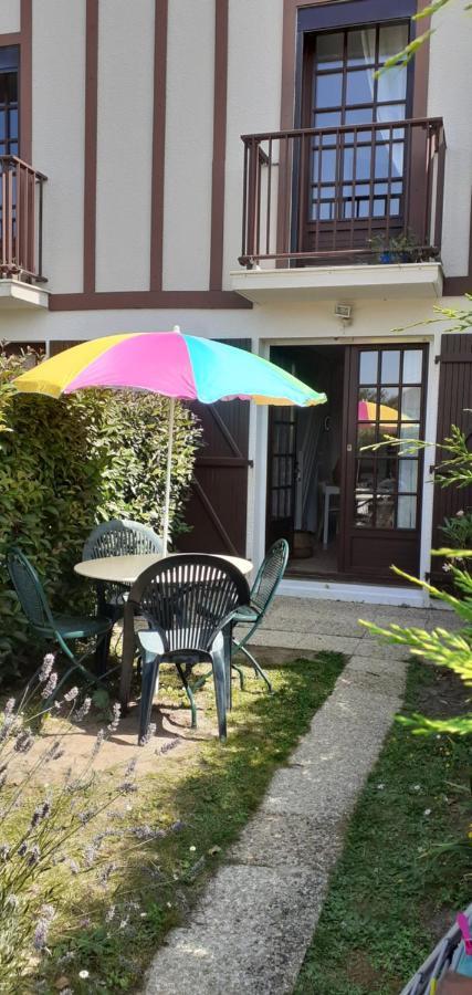 Triplex Avec Jardinet - Wifi - A 400M De La Plage Courseulles-sur-Mer Exteriör bild