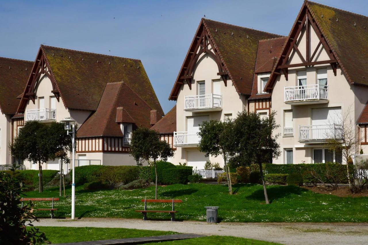Triplex Avec Jardinet - Wifi - A 400M De La Plage Courseulles-sur-Mer Exteriör bild