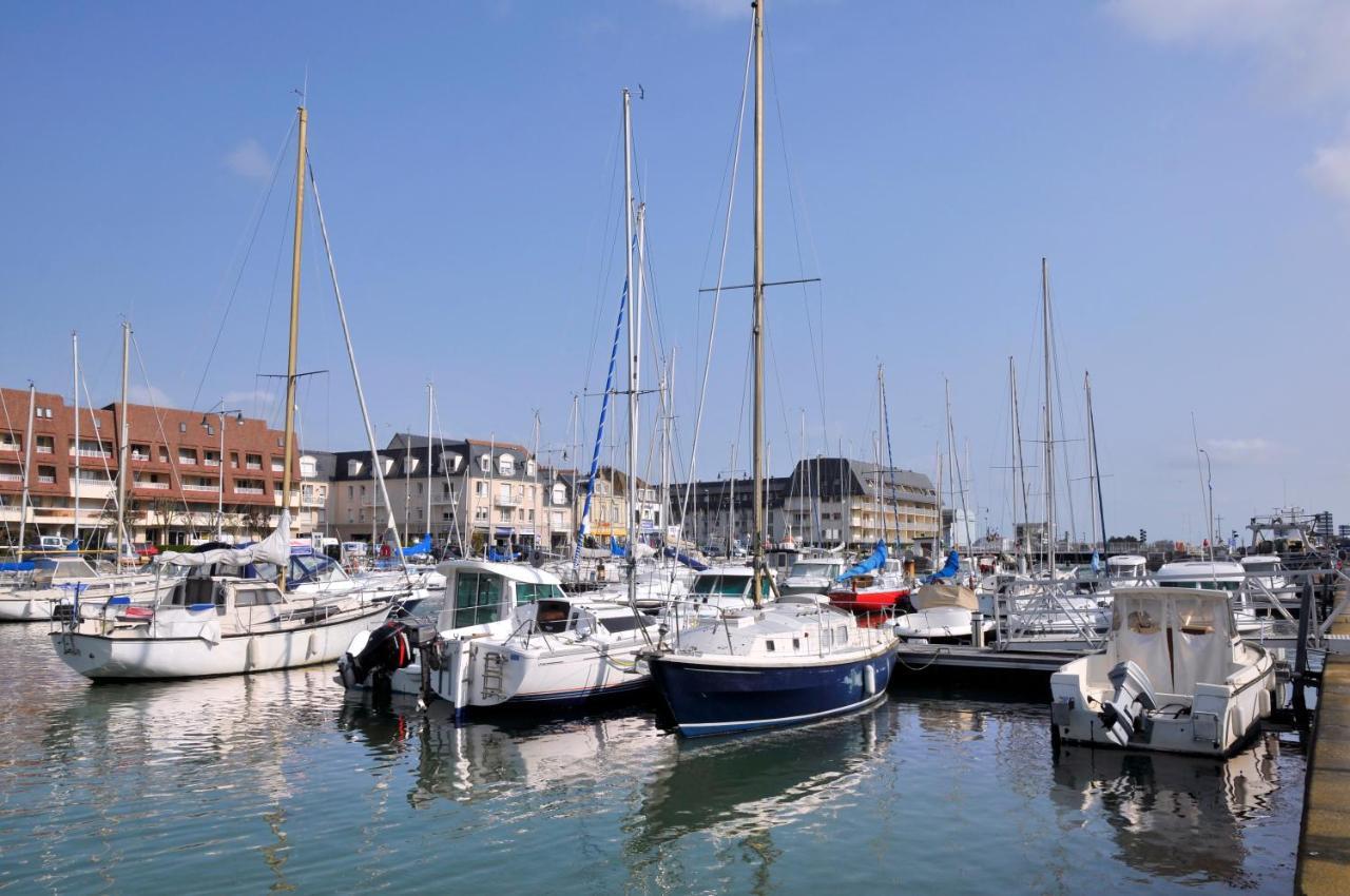 Triplex Avec Jardinet - Wifi - A 400M De La Plage Courseulles-sur-Mer Exteriör bild